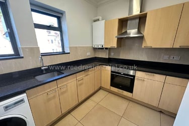 4 bed flat, B Arthur Avenue, Lenton, Lenton, Nottingham, NG72HE - Image 8