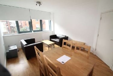 4 bed flat, C Arthur Avenue, Lenton, Lenton, Nottingham, NG72EL - Image 1