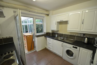 5 bed house, Fladbury Crescent, Selly Oak, Selly Oak, Birmingham, B296PH - Image 3