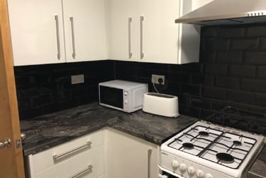 4 bed flat, Rolleston Drive, Lenton, Lenton, Nottingham, NG71LA - Image 2