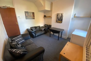 4 bed house, Heeley Road, Selly Oak, Selly Park, Birmingham, B296DP - Image 2