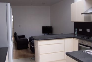 6 bed house, Dale Road, Selly Oak, Selly Park, Birmingham, B296AG - Image 1