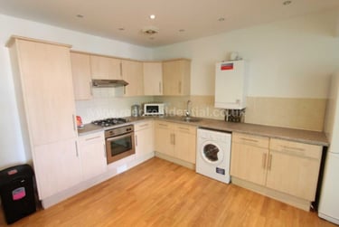 5 bed flat, Chapel Court, Lenton, Lenton, Nottingham, NG71HP - Image 2