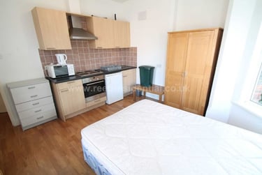 1 bed studio, Arthur Avenue, Lenton, Lenton, Nottingham, NG72EL - Image 2