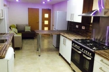 12 bed house, Hubert Road, Selly Oak, Selly Park, Birmingham, B296ET - Image 2