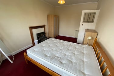 1 bed flat, Weoley Court,, Selly Oak, Birmingham, B296NH - Image 2
