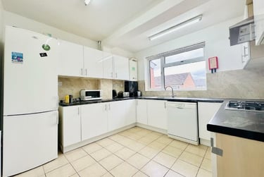 5 bed flat, Harlaxton Drive, Lenton, Lenton, Nottingham, NG71JE - Image 4