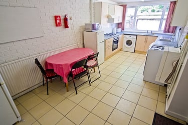 6 bed house, Bentinck Road, Arboretum, Radford, Nottingham, NG74AG - Image 4