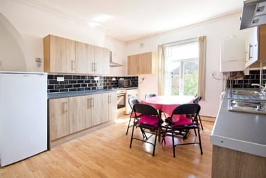 7 bed house, Forest Rd West - F2, Arboretum, Arboretum, Nottingham, NG74ER - Image 4