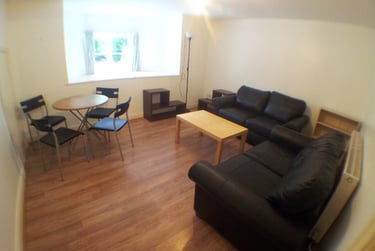 2 bed flat, Mitford Road, Fallowfield, Manchester, M146UL - Image 4