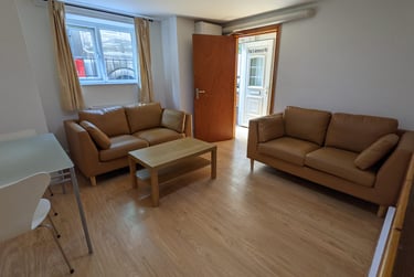 2 bed flat, Amherst Road, Fallowfield, Manchester, M146UG - Image 1