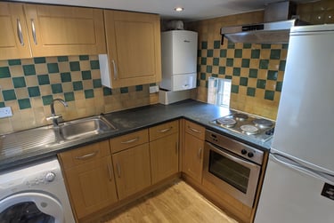 2 bed flat, Mauldeth Road West, Fallowfield, Manchester, M203WB - Image 3