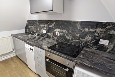 2 bed flat, Swinton Grove, Ardwick, Manchester, M130EU - Image 1