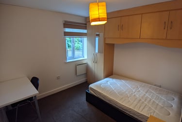 2 bed flat, Mitford Rd, Fallowfield, Manchester, M146NT - Image 2