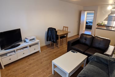 2 bed flat, Denmark Road, Rusholme, Manchester, M156AZ - Image 1