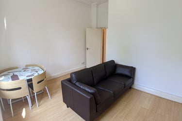 2 bed flat, Amherst Rd, Fallowfield, Manchester, M146UG - Image 1