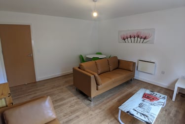 2 bed flat, Mitford Road, Fallowfield, Manchester, M146NT - Image 1