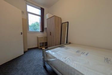 2 bed flat, Richmond Grove, Ardwick, Manchester, M130DP - Image 2