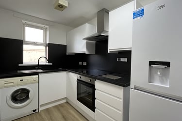 2 bed flat, Plymouth Grove, Ardwick, Manchester, M130AS - Image 1