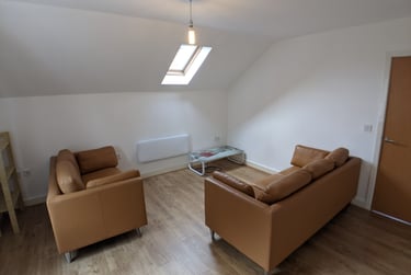 2 bed flat, Mitford Road, Fallowfield, Manchester, M146NT - Image 1