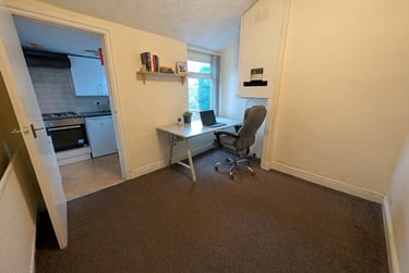 1 bed flat, 7 Blair Rd, Whalley Range, Manchester, M168NS - Image 1