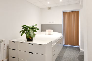 Classic Studio at Cadnam Hall, 65 Cadnam Close, Harborne, Birmingham, B170PX - Image 2