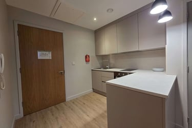 1 bed studio, St James Row, Devonshire Green, Sheffield, S12EU - Image 12