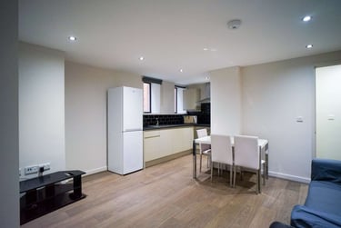 3 bed flat, St Peters Close, Kelham Island, Sheffield, S12EJ - Image 1