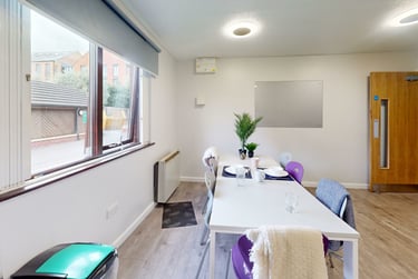 Albion Standard Room at Broadgate Park, Turnpike Lane, Beeston, Nottingham, NG92RX - Image 4