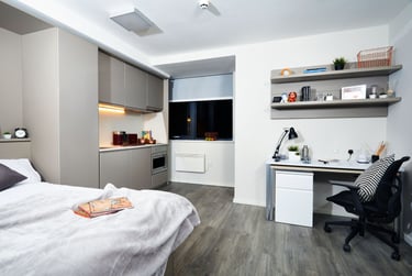 Premium at Richmond House, Terminus Terrace, City Centre, Southampton, SO143PN - Image 1