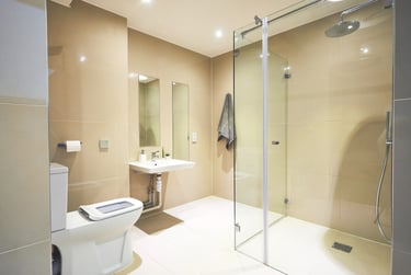 Accessible Room at Richmond House, Terminus Terrace, City Centre, Southampton, SO143PN - Image 2