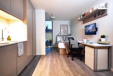 Accessible Room at Richmond House, Terminus Terrace, City Centre, Southampton, SO143PN - Image 1