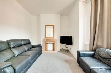 St Martins Terrace, Christchurch, Kent - Image 3