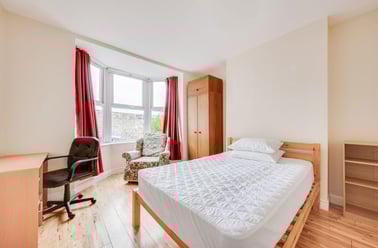 North Holmes Road, Christchurch, Kent - Image 3