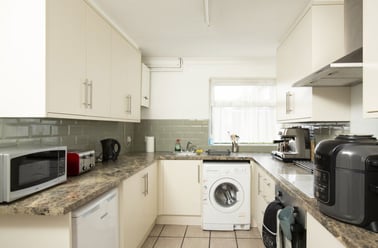 Sundridge Close, Hales Place, Kent - Image 2