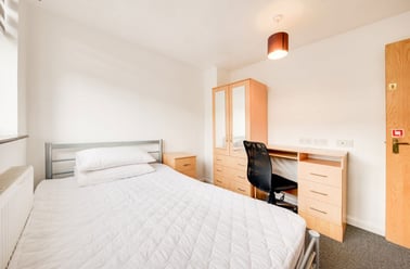 Tenterden Drive, Hales Place, Canterbury - Image 3