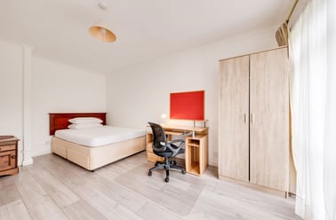 Somner Close, St Stephens, Kent - Image 2