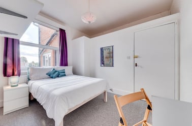 St Martins Terrace, Christchurch, Kent - Image 3