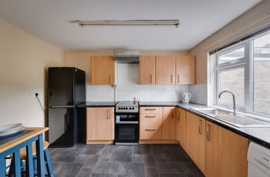 Hovenden Close, Hales Place, Kent - Image 2