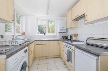 College Road, Christchurch, Canterbury - Image 3