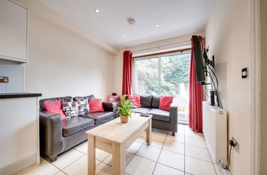 College Road - Room, Christchurch, Kent - Image 2