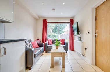 College Road - Room, Christchurch, Kent - Image 3