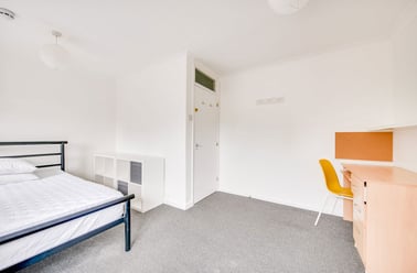 Regency Place - Room, Christchurch, Kent - Image 3