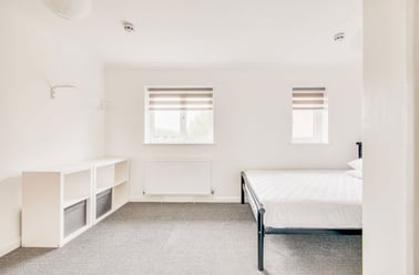 Regency Place - Room, Christchurch, Kent - Image 2