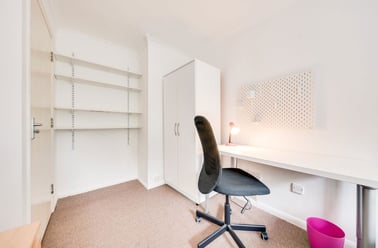 St Michaels Road - Room, St Stephens, Kent - Image 2