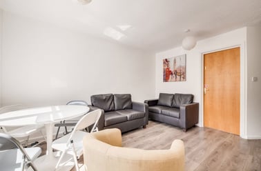 Godden Road - Room, Hales Place, Kent - Image 3