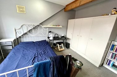 Room 2, 8 De Lacy Mount, Kirkstall, Leeds - Image 2
