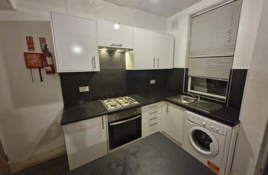 Harold Place, Hyde Park, Leeds - Image 2