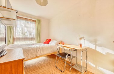 Ulcombe Gardens, Hales Place, Canterbury - Image 2