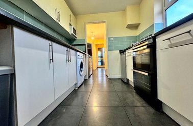 Tenterden Drive, Hales Place, Canterbury - Image 3